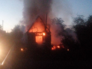 В Десногорске сгорел дачный домик
